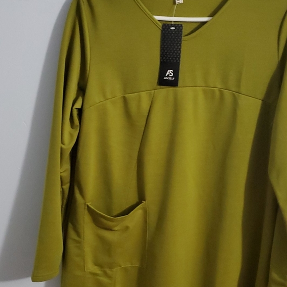 Dress - Picture 3 of 4